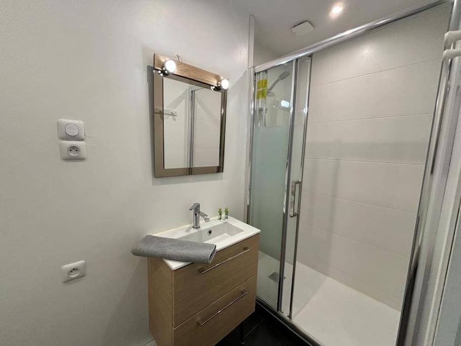 Appartement Entre Plage De L'Ecluse Et Place Du Marche Dinard Ngoại thất bức ảnh